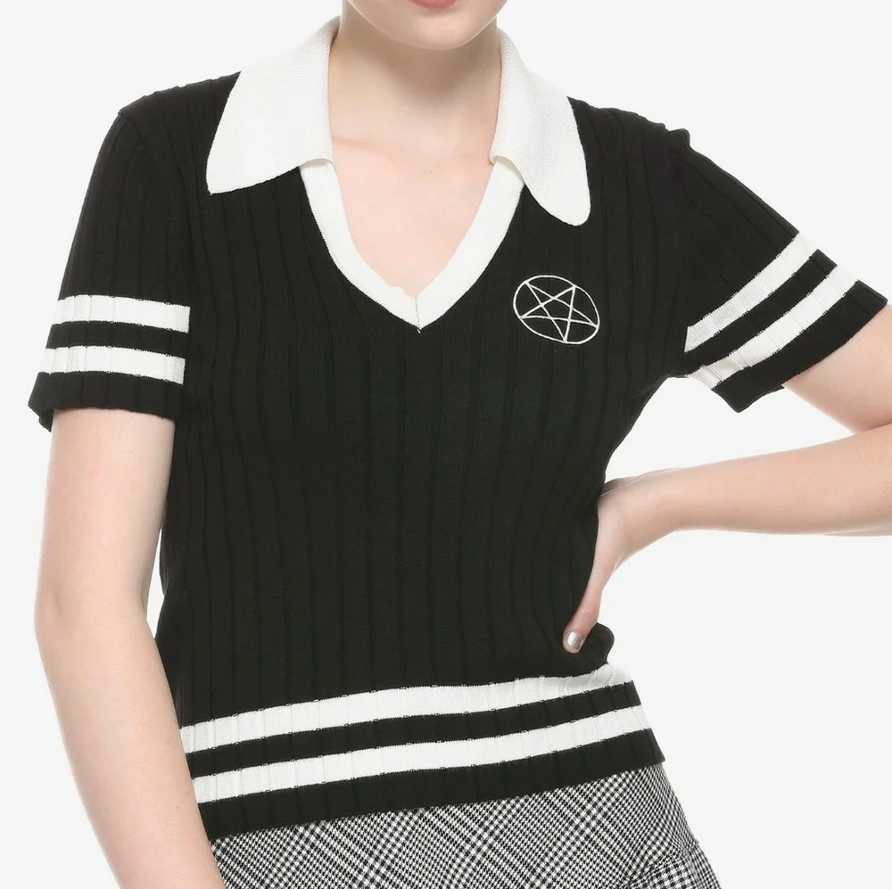 Hot Topic Black and White Pentagram Knit Top With Collar Size Medium Never Worn - Picture 5 of 6